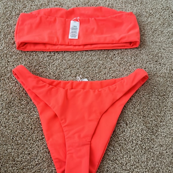 3 piece set - Good American NEON SWIM bikini. Never worn - Picture 7 of 8
